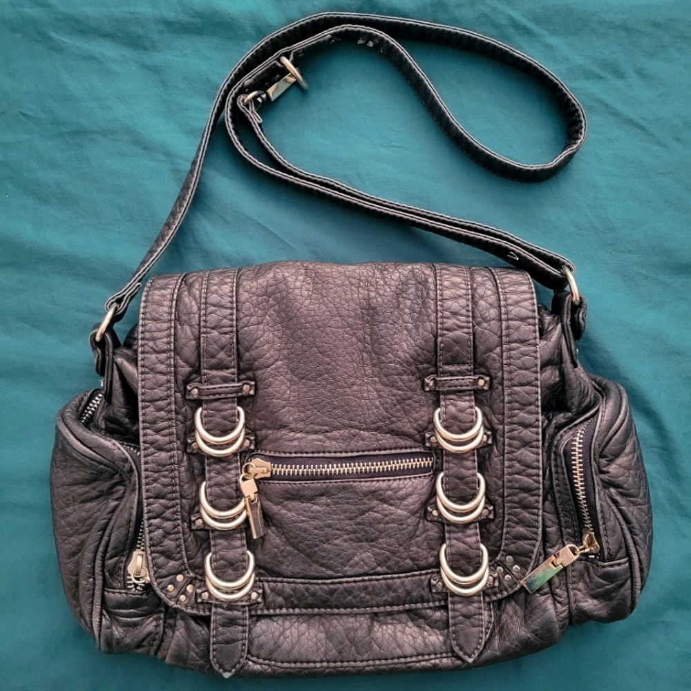 Deena & Ozzy black messenger / bag / purse
